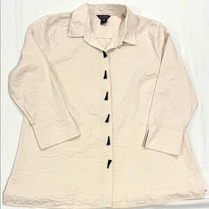 Women's Cream Button-down Blouse with Black Accent Buttons Size XL